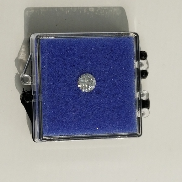 Loose Diamond - Genuine Round Diamond - Picture 4 of 8